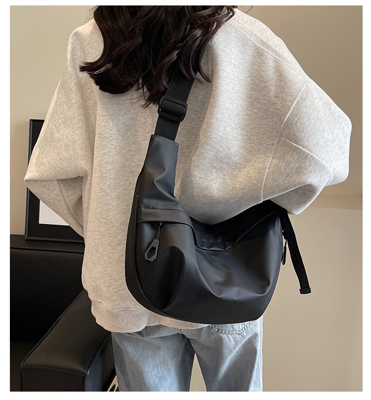 Large-Capacity Oxford Cloth Shoulder Crossbody Bag 32 91cd435b 9dda 465d 8435 d42fa4ee6a75 trans
