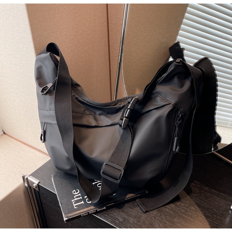Large-Capacity Oxford Cloth Shoulder Crossbody Bag 16 c6522dd1 d462 461b 8577 6d9dade8b2de trans