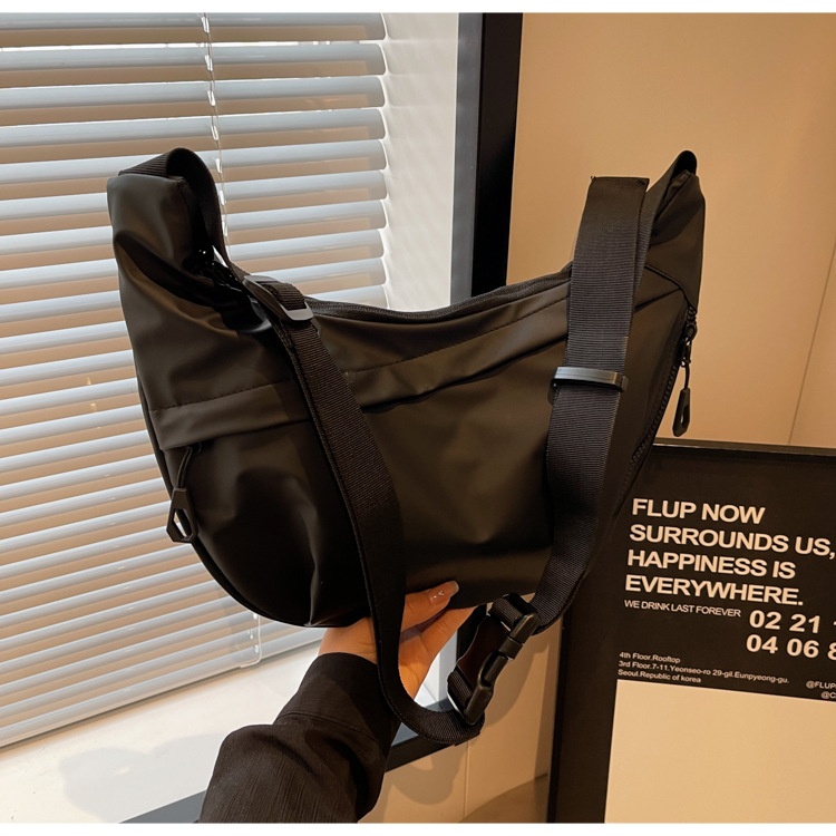 Large-Capacity Oxford Cloth Shoulder Crossbody Bag 33 ee294da4 0612 47b6 bd5d d36f553684ff trans