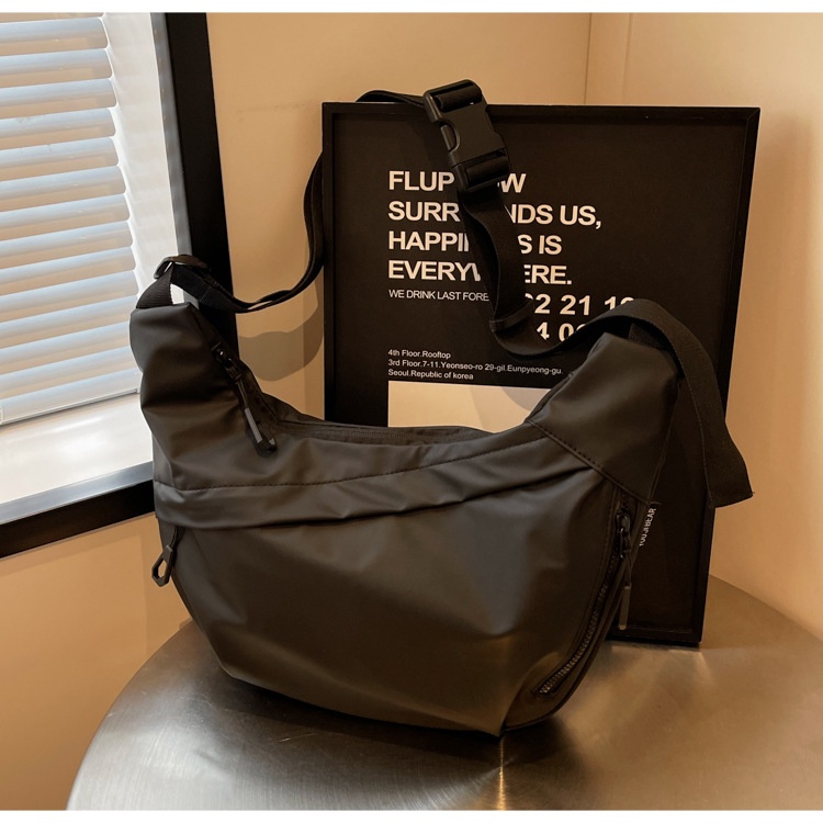 Large-Capacity Oxford Cloth Shoulder Crossbody Bag 17 f9c05bda a158 4964 b946 05d3f570d708 trans