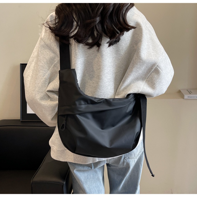 Large-Capacity Oxford Cloth Shoulder Crossbody Bag 21 fa1a77d3 194c 4782 a50f 839fb6c5d33f trans