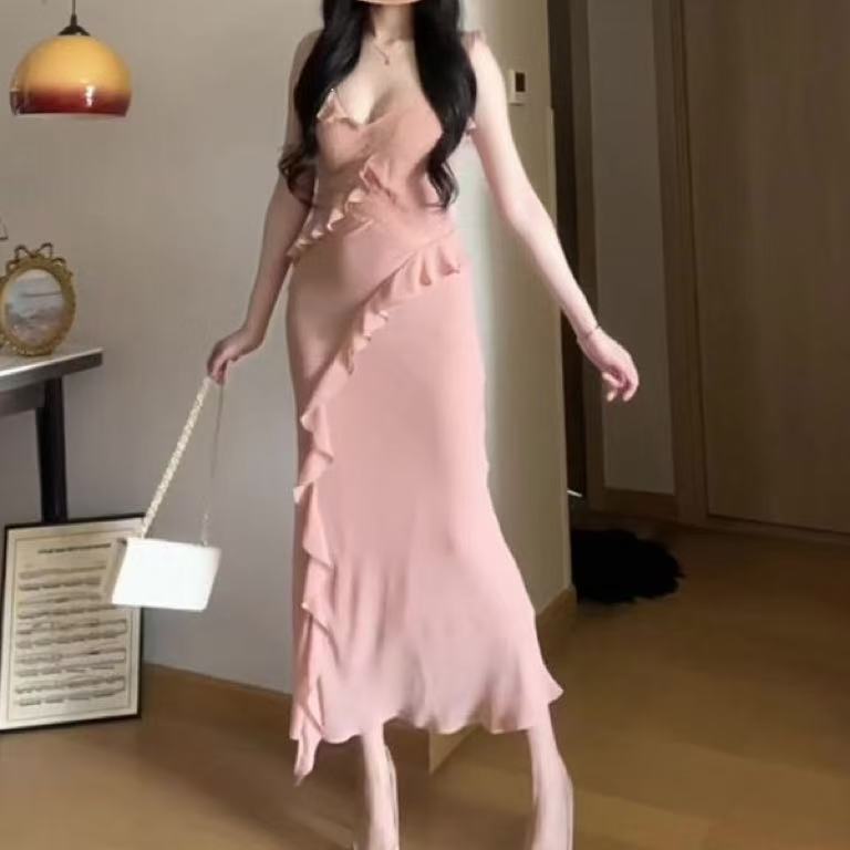 Women's Waist-Cinching Slim-Fit Lace Slip Dress