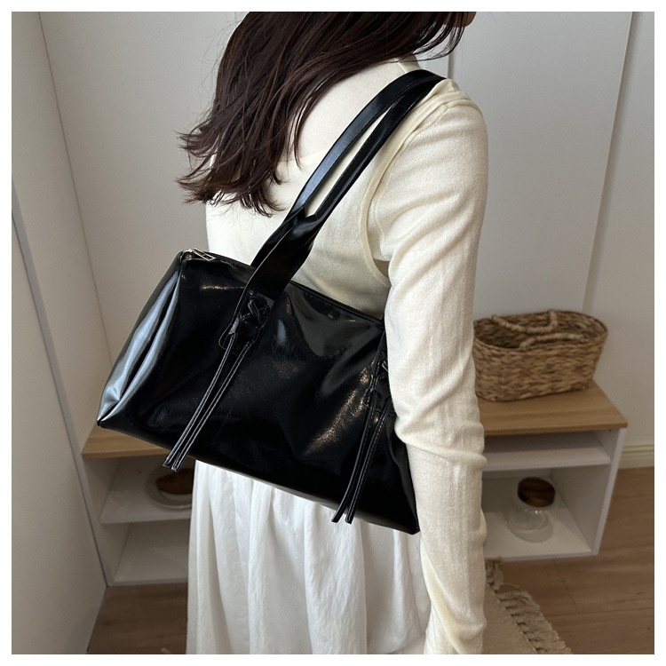 Large-capacity Tote Bag 26 747a2547 146e 40d9 a147 e09724b5a578 trans