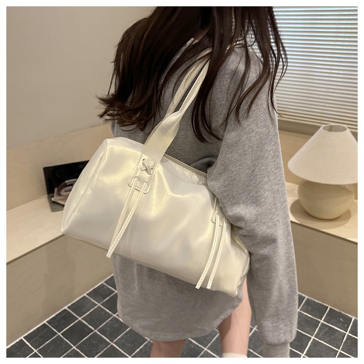 Large-capacity Tote Bag 45 b621e209 4709 4595 9924 c10afe93af6b trans