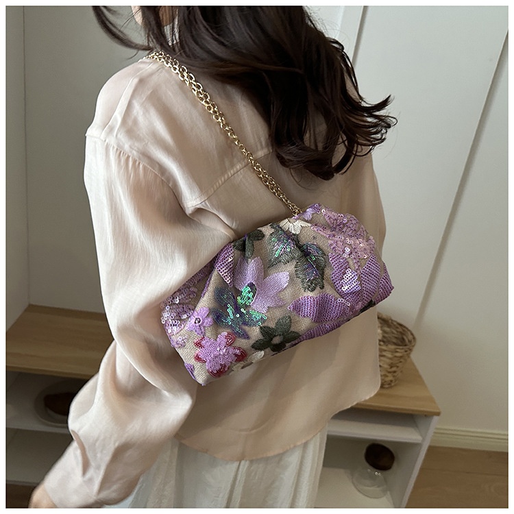 Chain-Strap Embroidered Fashion Clutch Bag 18 6393caf8 af2a 4b21 8d89 7c919a2bc35b trans