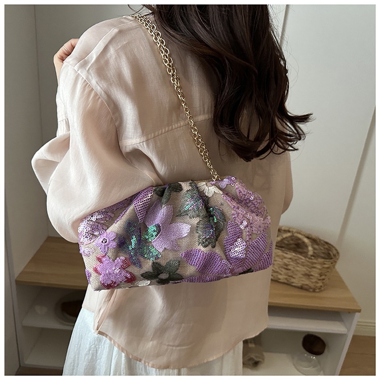 Chain-Strap Embroidered Fashion Clutch Bag 24 6fd24423 466d 4056 a23f 2a1ec1cc411d trans
