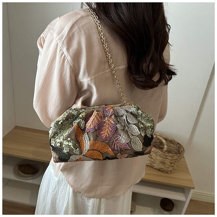 Chain-Strap Embroidered Fashion Clutch Bag 23 80b4c237 a4e4 49f4 9880 70e229d8fe15 trans
