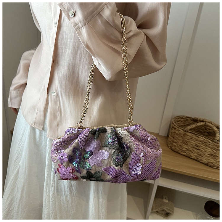 Chain-Strap Embroidered Fashion Clutch Bag 17 d80059b0 a3ef 4874 9564 61ebb753264f trans