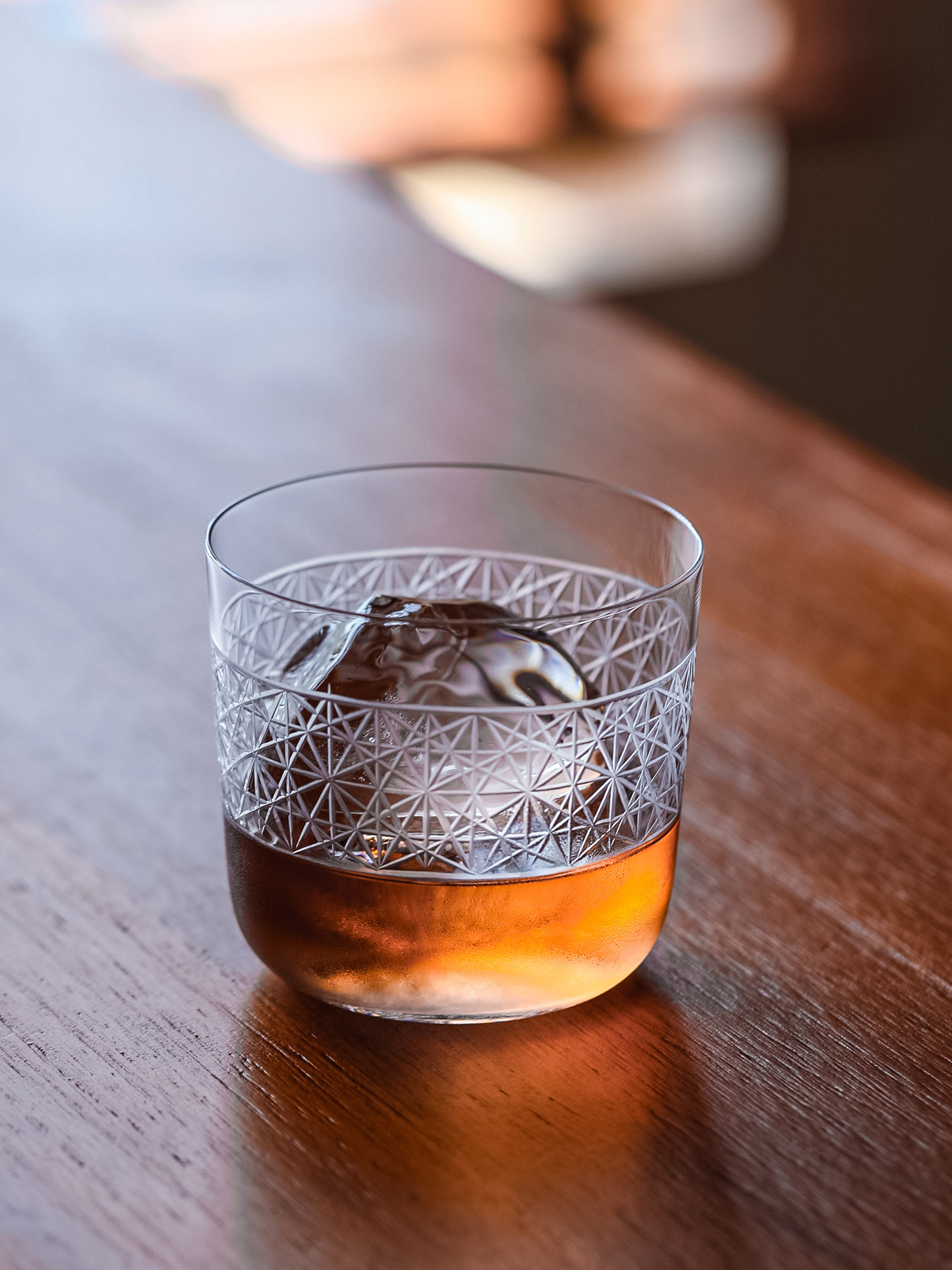 Hand-Carved Floral Design Series Classic Crystal Whiskey Glasses