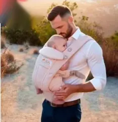 Four-season Breathable Baby Carrier For Outdoor Travel And Strolling With Your Child