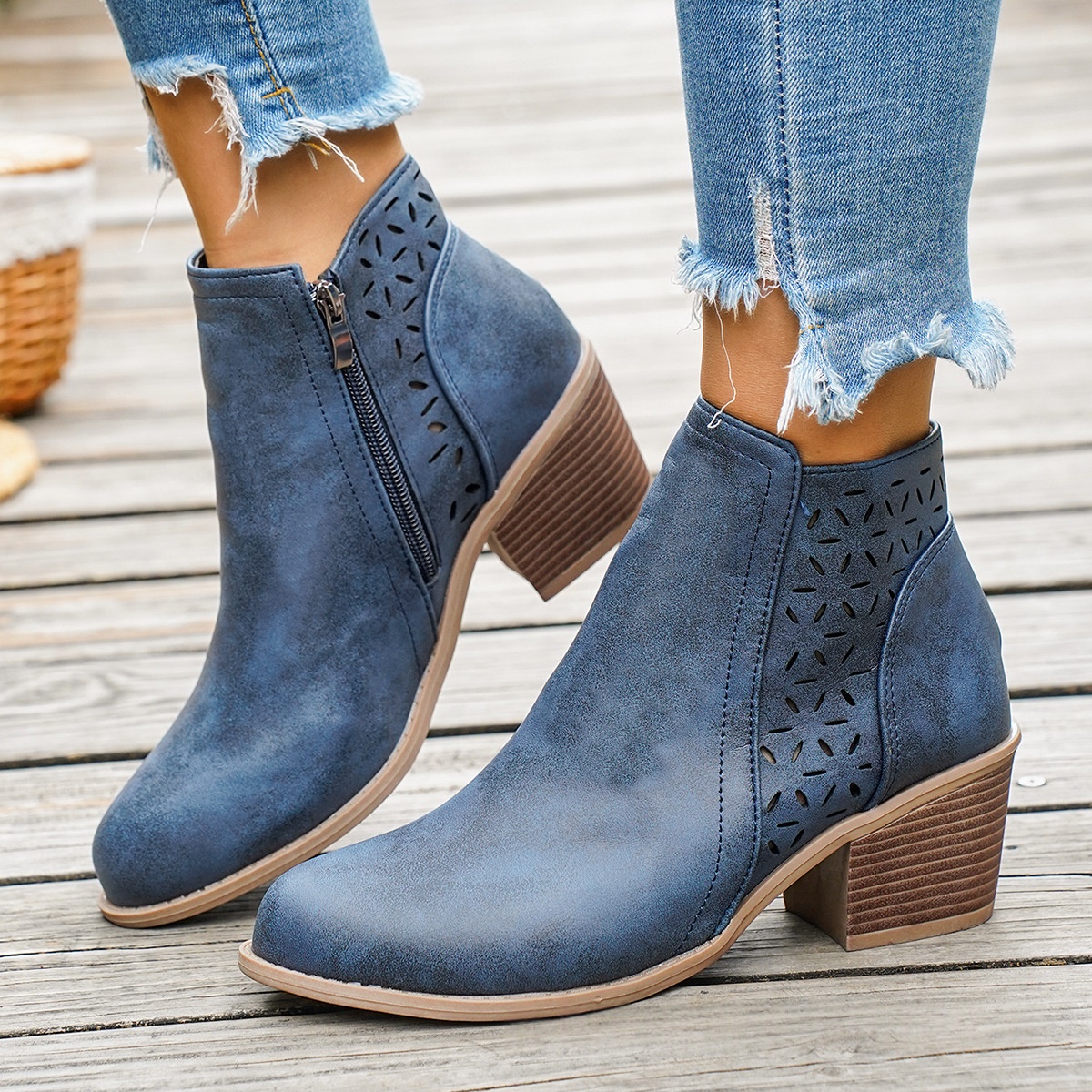 CHUNKY HEELED POINTED TOE