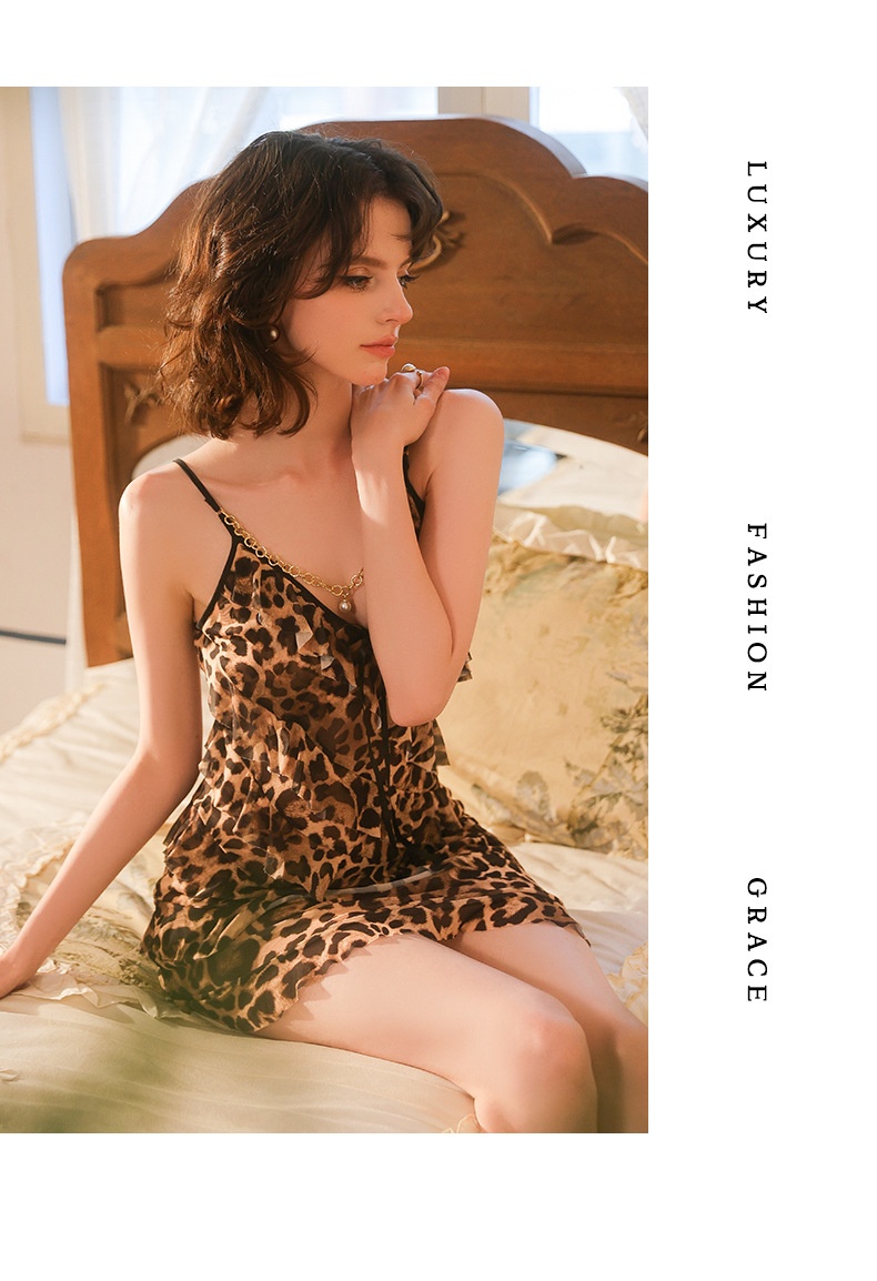 Buy Women's Clothing Online | Buy Trending Dresses for Women