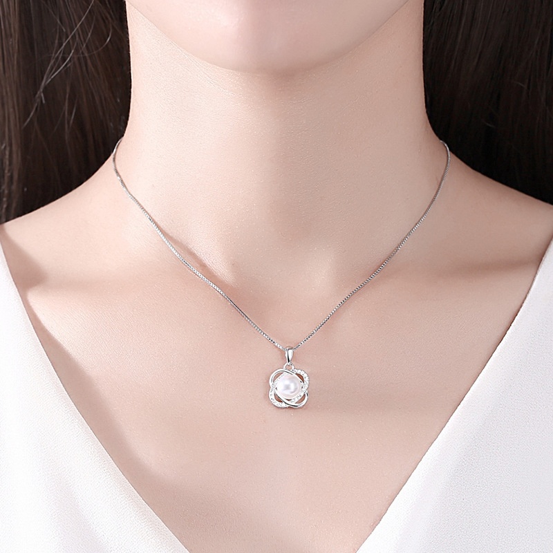 Sterling Silver Clover Pendant, picture 2 of 3