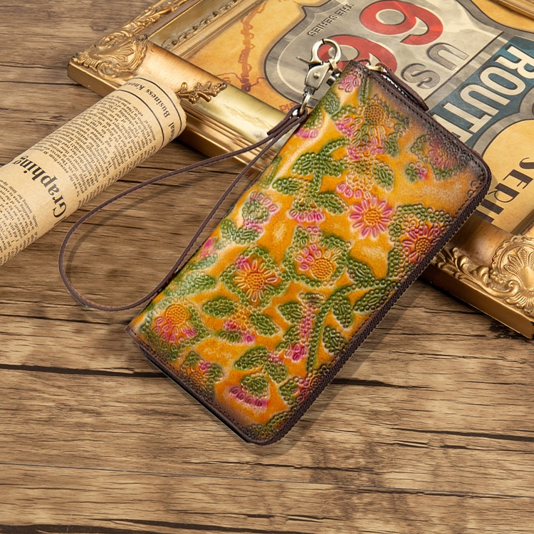 Women's Embossed Distressed Large-Capacity Vintage Wallet 20 9ffb498b d3eb 4593 a979 6558844b6b29 trans