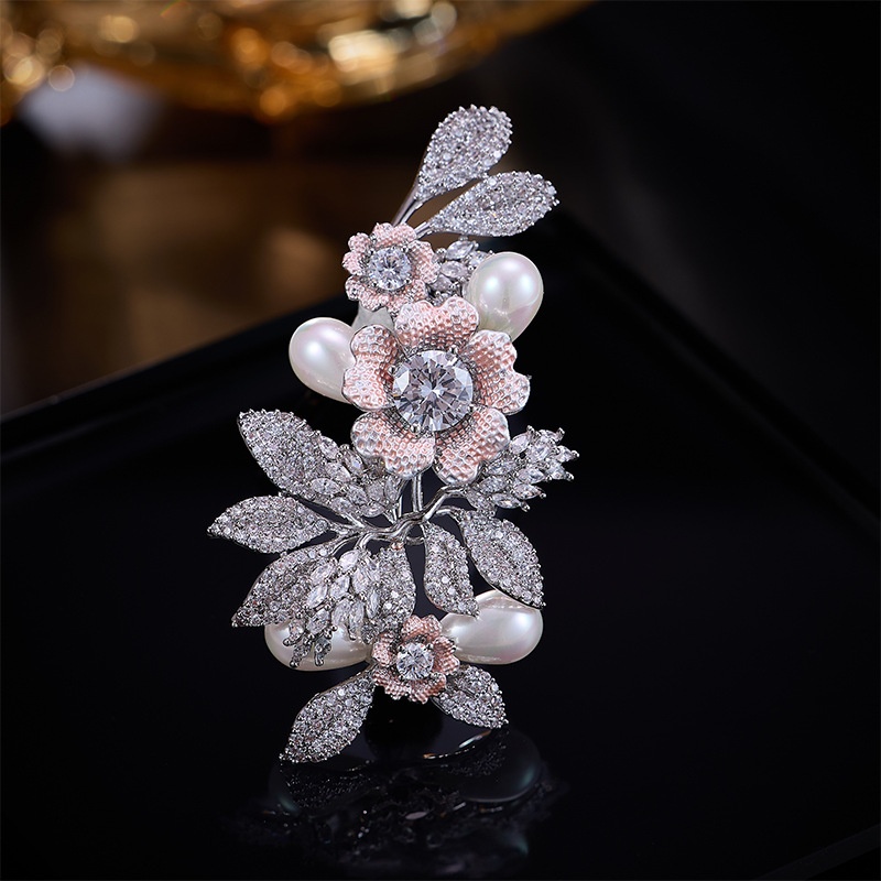 French-style Light-luxury High-end Flower And Pearl Brooch