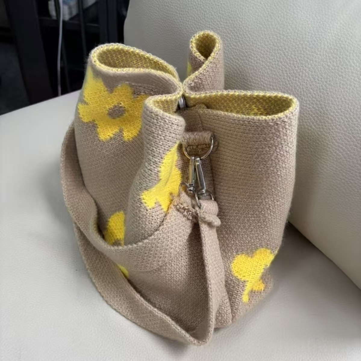 Hand-Crocheted Flower Tote Bag For Women 21 ae5f57a2 76a6 4786 b27a 00f80d8a5f27