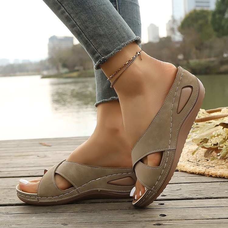 Summer Outdoor Lightweight Beach Sandals 33 12846faa 8433 4e94 b0a2 ce70482888f9 water
