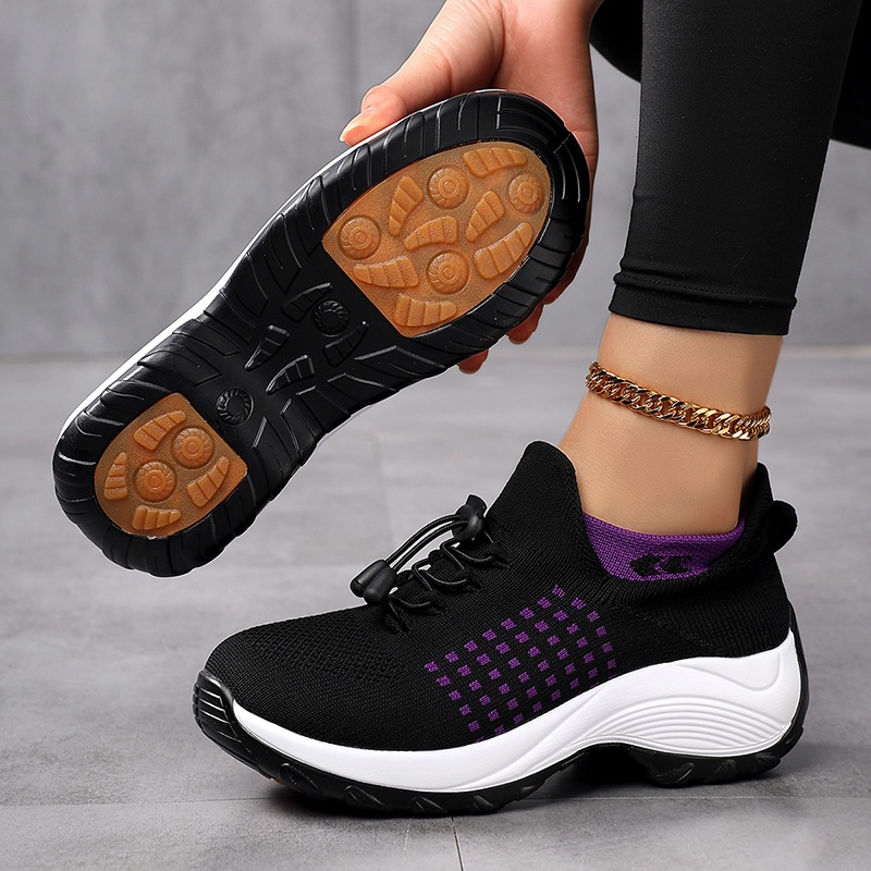 Casual Women's Flyknit Shoes With A Round Toe