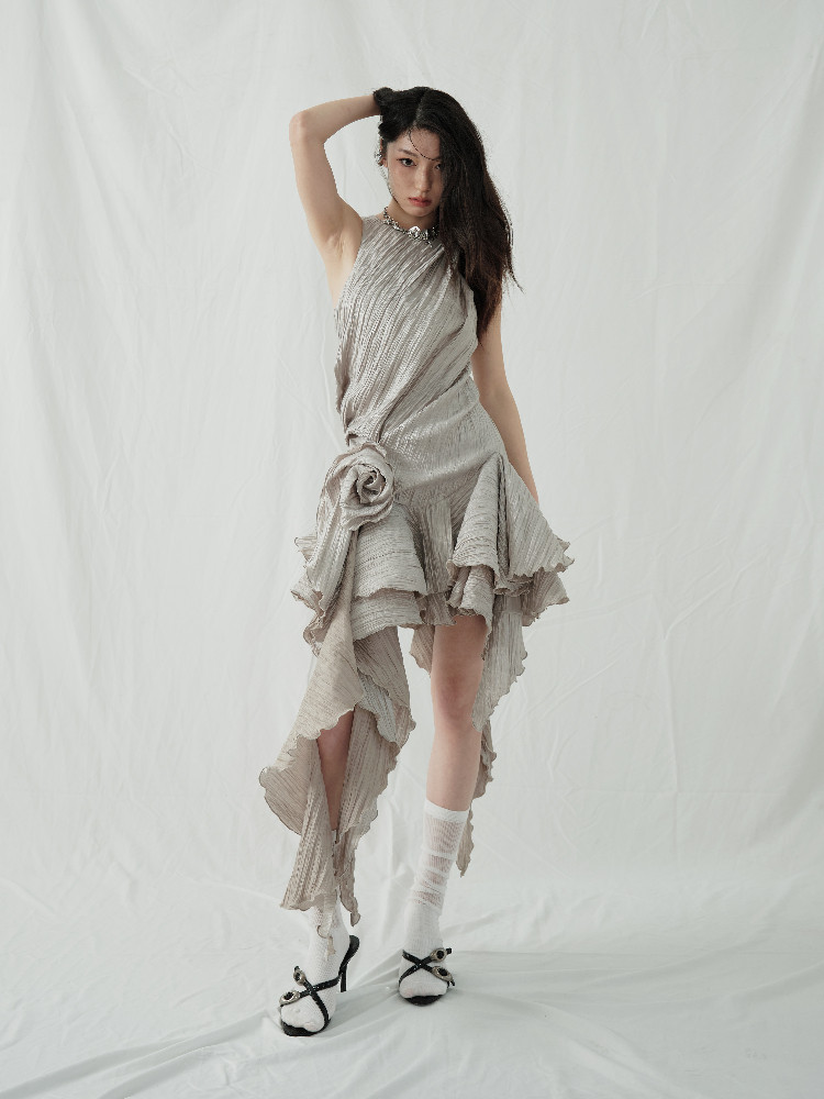 Stylish Belted A-line Midi Dress With A Defined Waist thumbnail 5