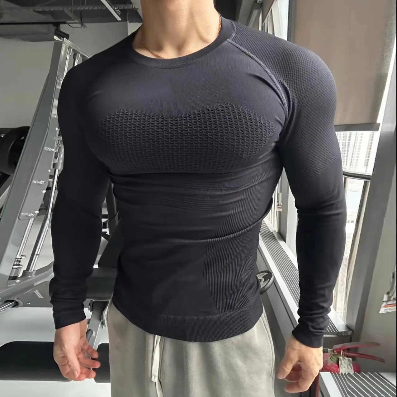 Moisture-wicking Tight-fitting Long-sleeve T-shirt
