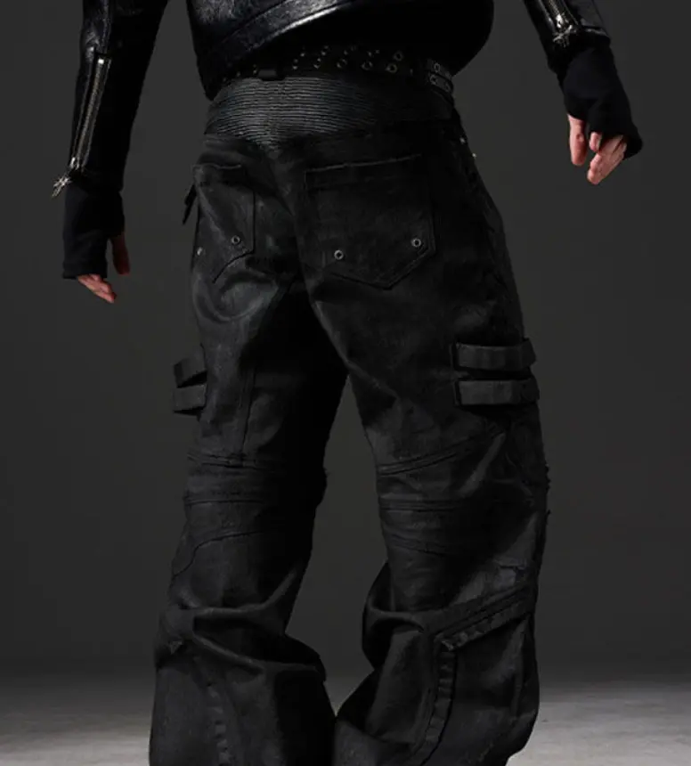 Dark-toned Three-dimensional Tailoring Distressed Patchwork