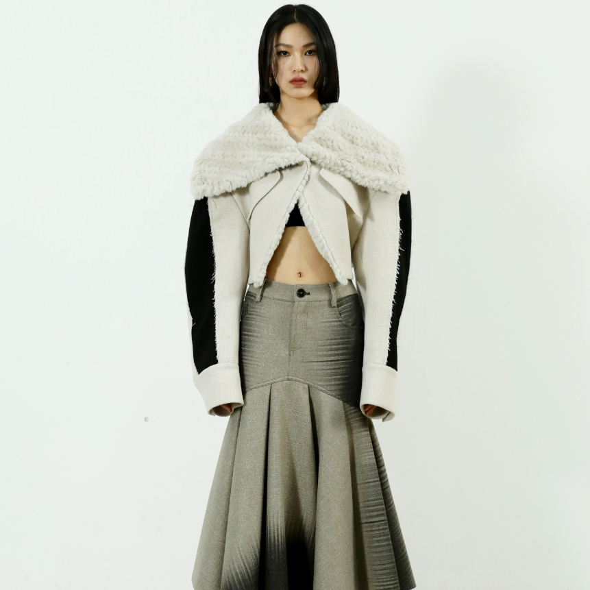 Color-blocked Raw-edged Patchwork Wool Short Coat With A Large Lapel