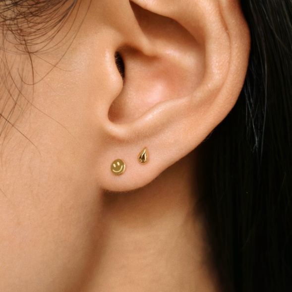 Smiling Finish Flat-back Ear Studsno Pressure On The Ears No Need To Take Them Off When Sleeping