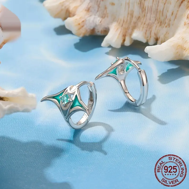S925 Sterling Silver Mysterious Blue Manta Ray Ear Clip