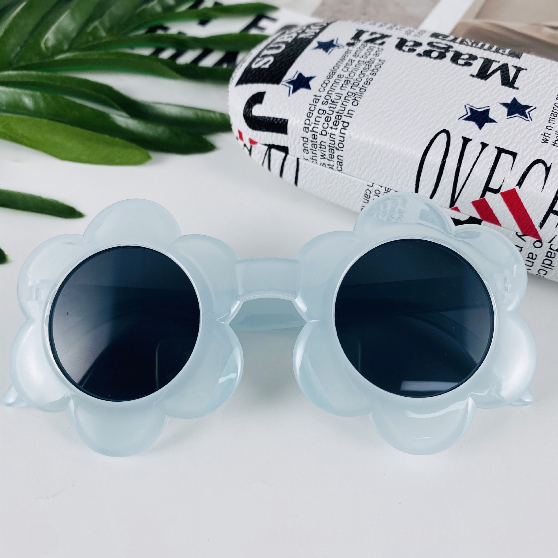 Kids Sunglasses Fashionable Flower-Decorated Baby Shades