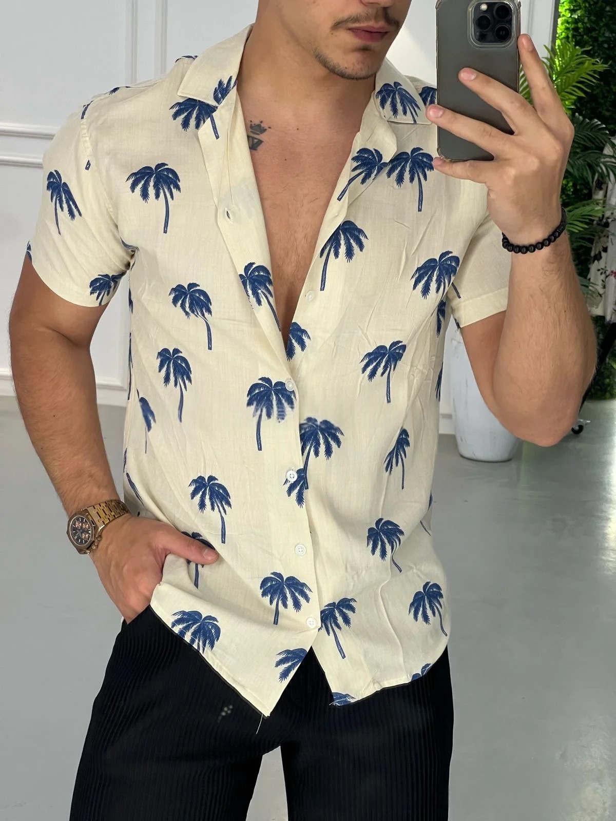 Hawaiian-style Printed Short-sleeve Shirt 9