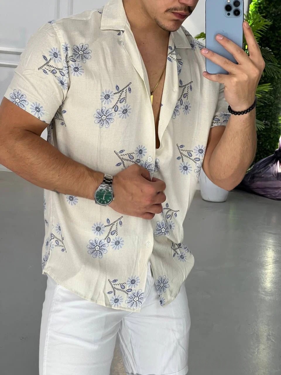 Hawaiian-style Printed Short-sleeve Shirt 10