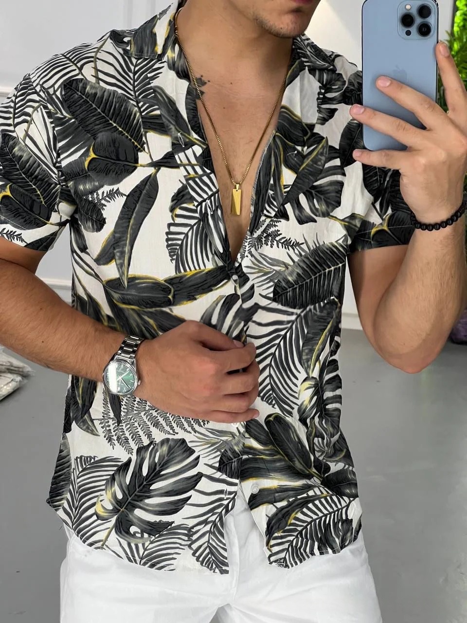 Hawaiian-style Printed Short-sleeve Shirt 11