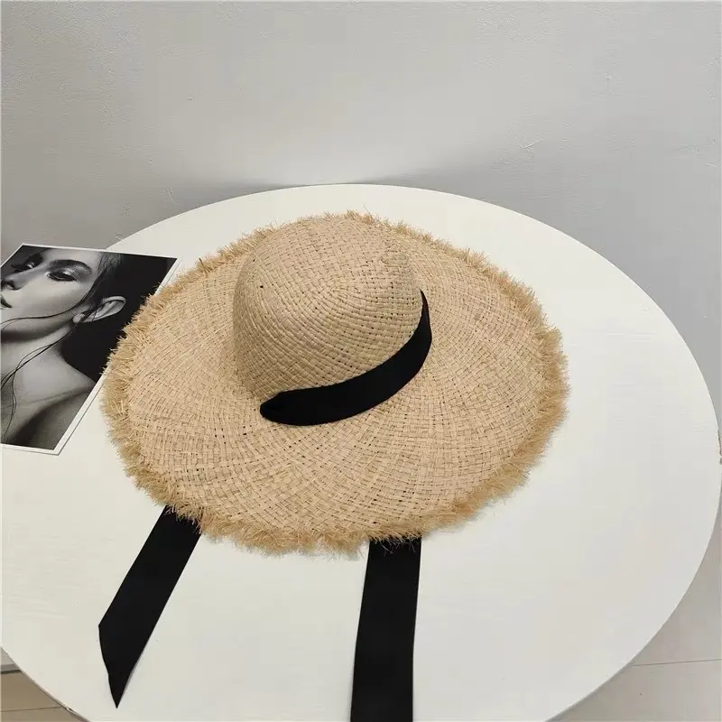 Raffia Straw Hat With Raw Edges Woven