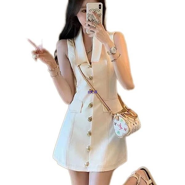 Buy Women's Clothing Online | Buy Trending Dresses for Women
