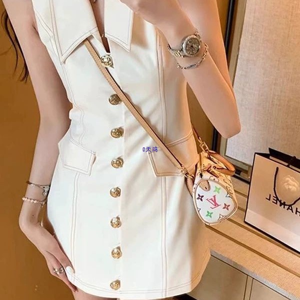 Buy Women's Clothing Online | Buy Trending Dresses for Women