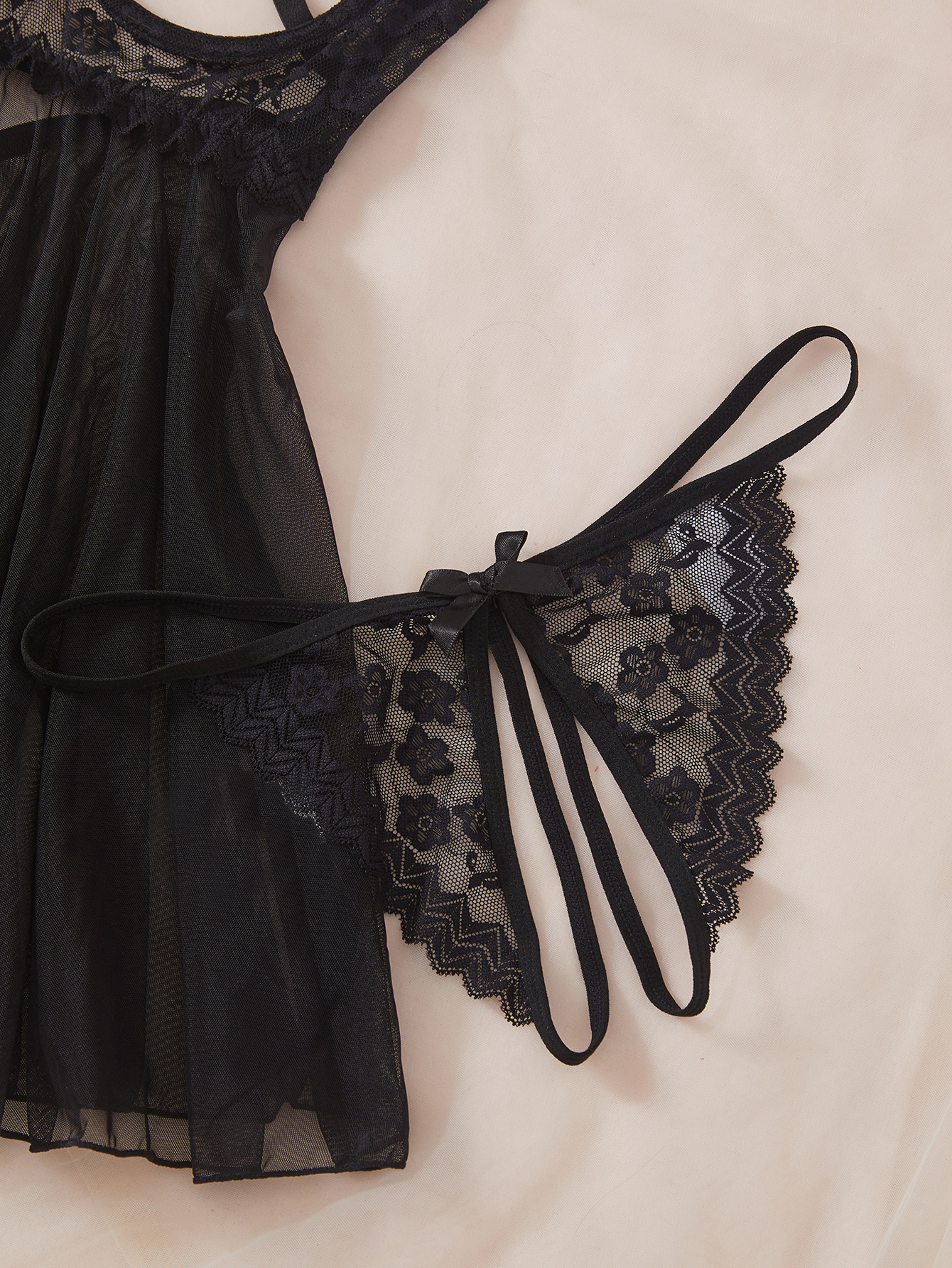 Small Chest With Big Suspender 3