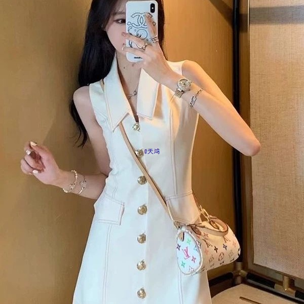 Buy Women's Clothing Online | Buy Trending Dresses for Women