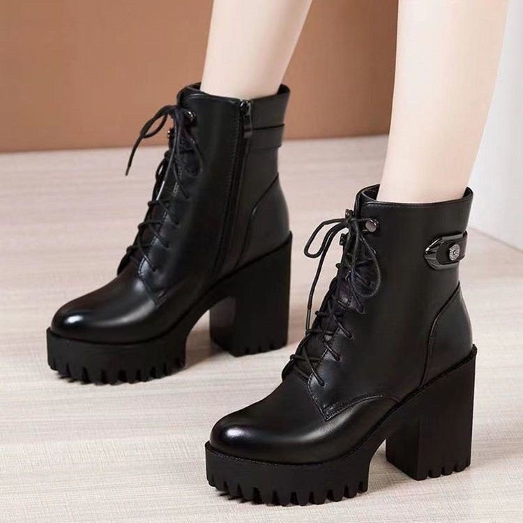 Womens Winter Boots With Extra Padding And A Height-increasing Sole