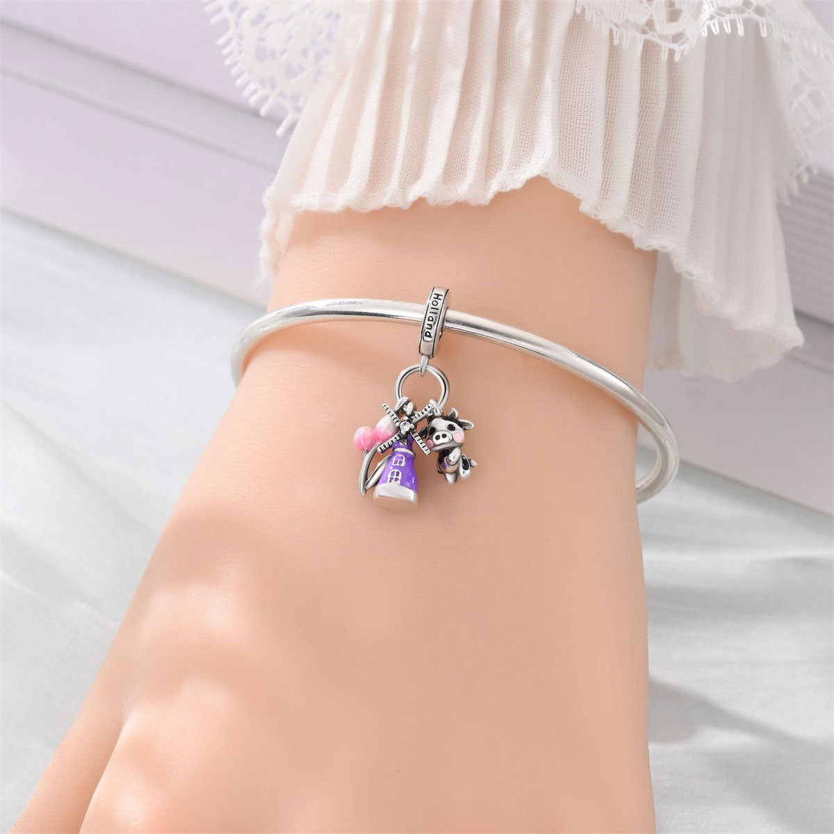 Charming Architectural Pendant Silver-plated Beads