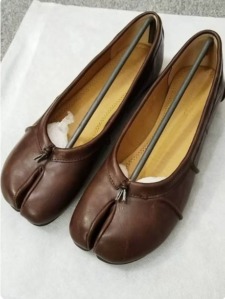 Sheepskin Split-Toe Flats, picture 6 of 9
