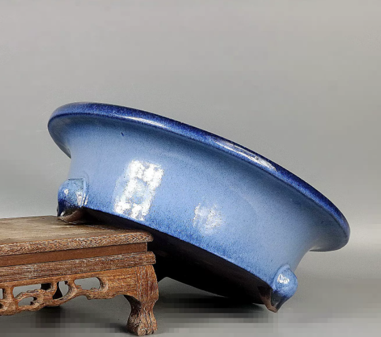 Fully Handcrafted Antique-style Light-blue Glazed Round Flower Pot