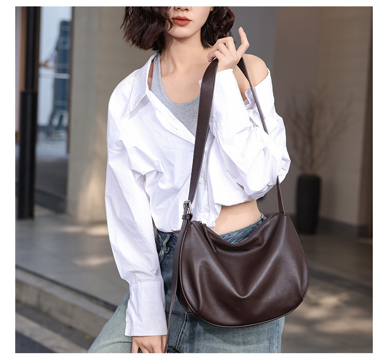 Large Capacity Shoulder Bag side view