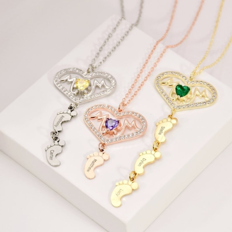 Fashionable Mother's Day MOM Heart-Shaped Feet Baby Necklace With Personalized Baby Name