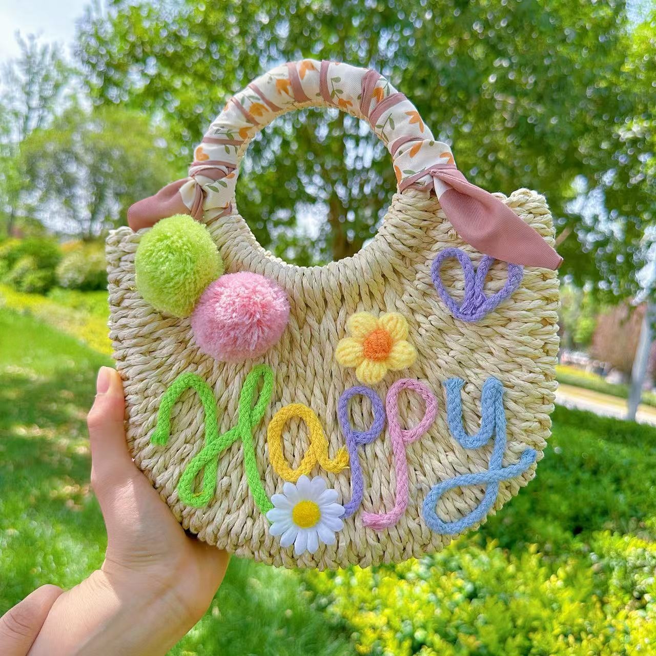 Mothers Day DIY Straw Bag Kit With Felt Letter Poms 4