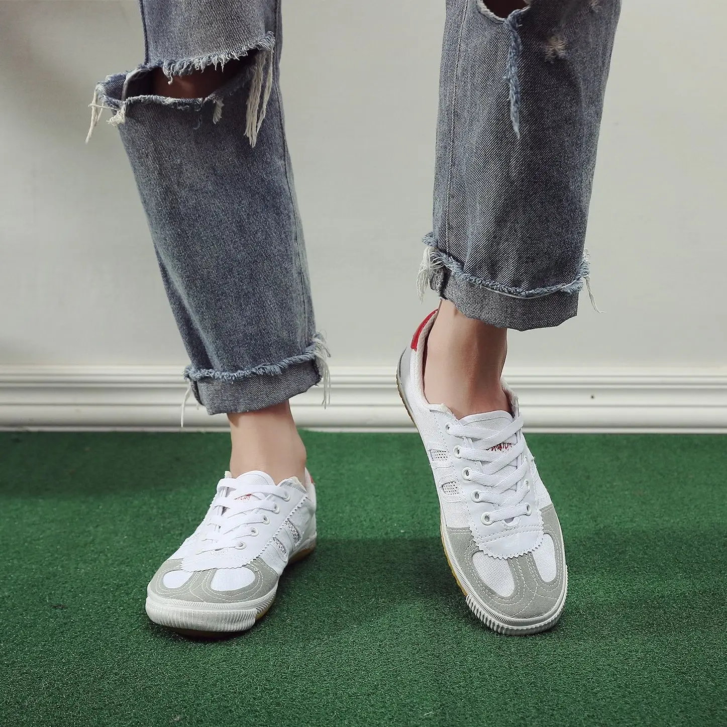 Soft-soled Breathable Canvas Athletic Training Shoes