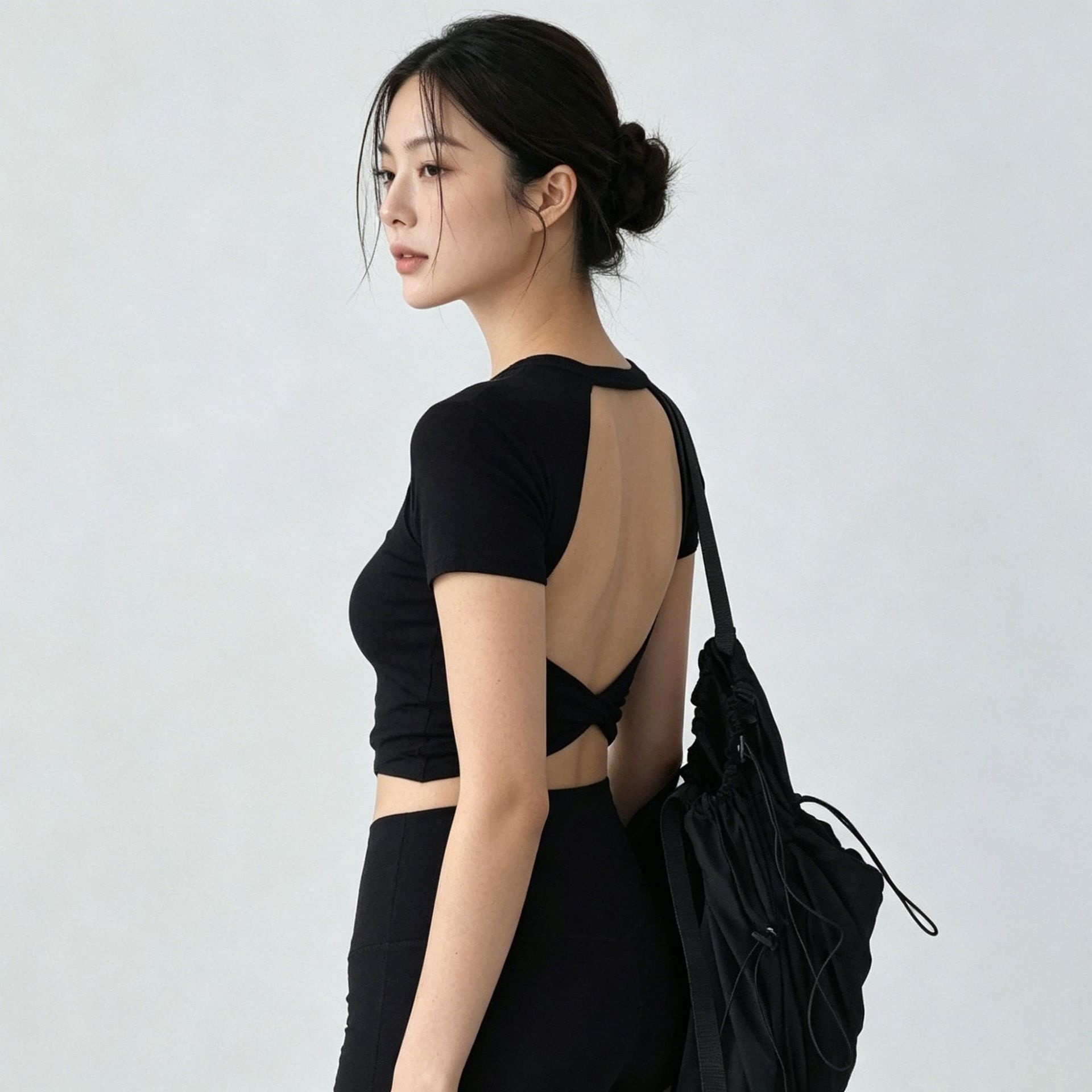 Womens Hollow-out Backless Sports Top With Built-in Chest Pads For A Beautiful Back - photo 2