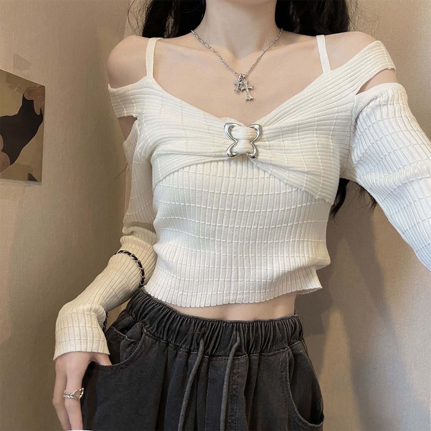 Alluring Long-sleeve Knit Top With A One-shoulder Design