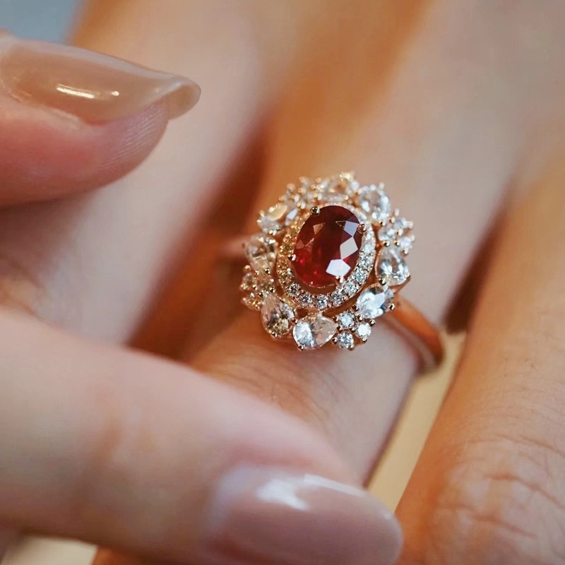Exquisitely Crafted Hollowed-out Ruby Ring Set With Colored Gemstones And Diamonds