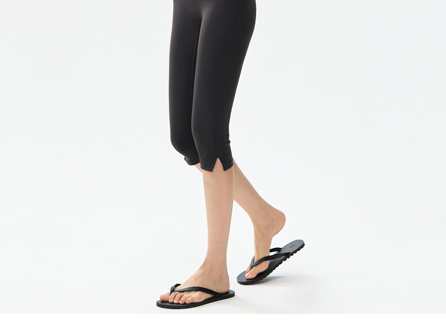 High-waist yoga leggings – supplier lifestyle photo 6