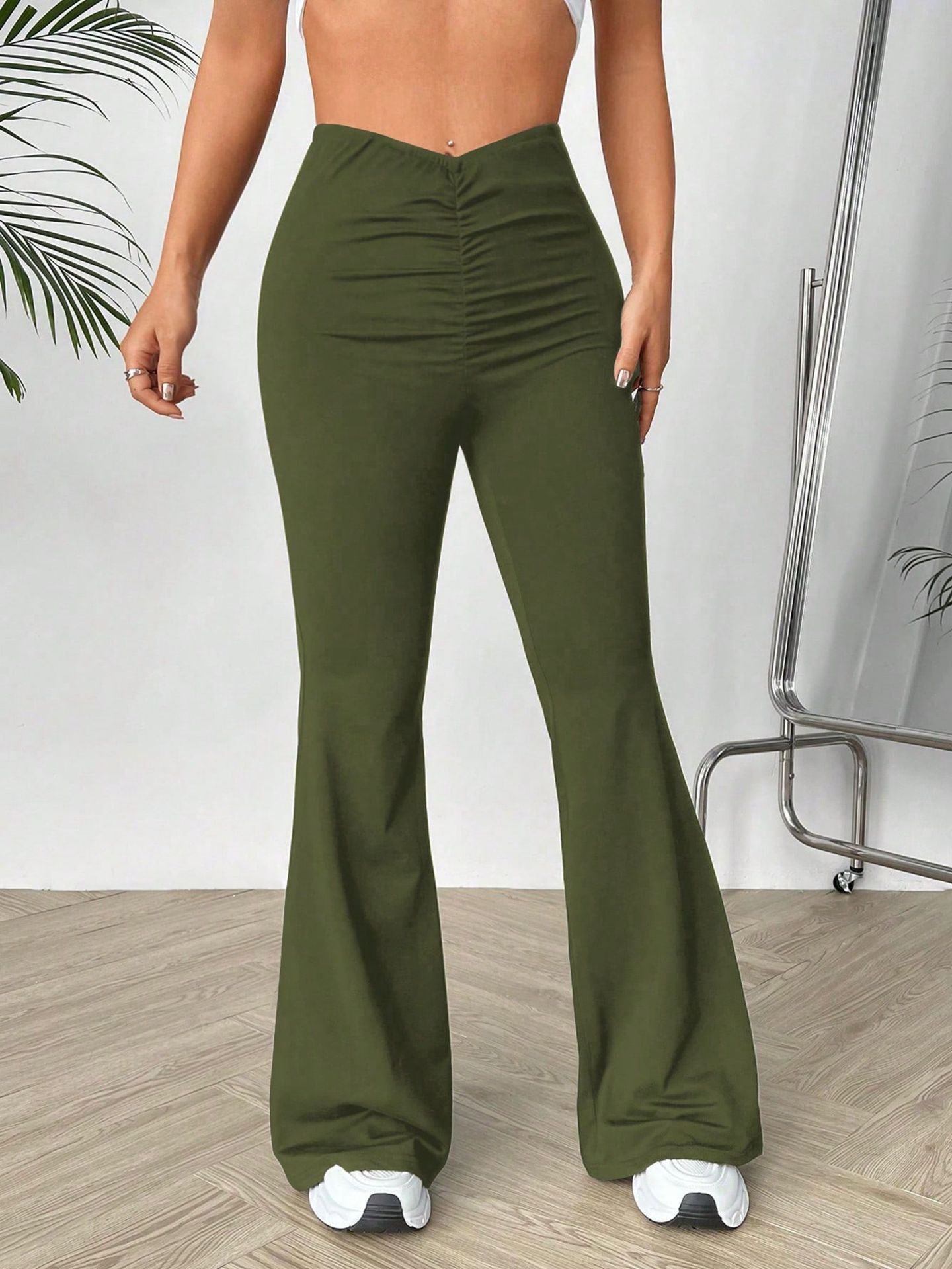 V-waist bootcut trousers – supplier lifestyle photo 10